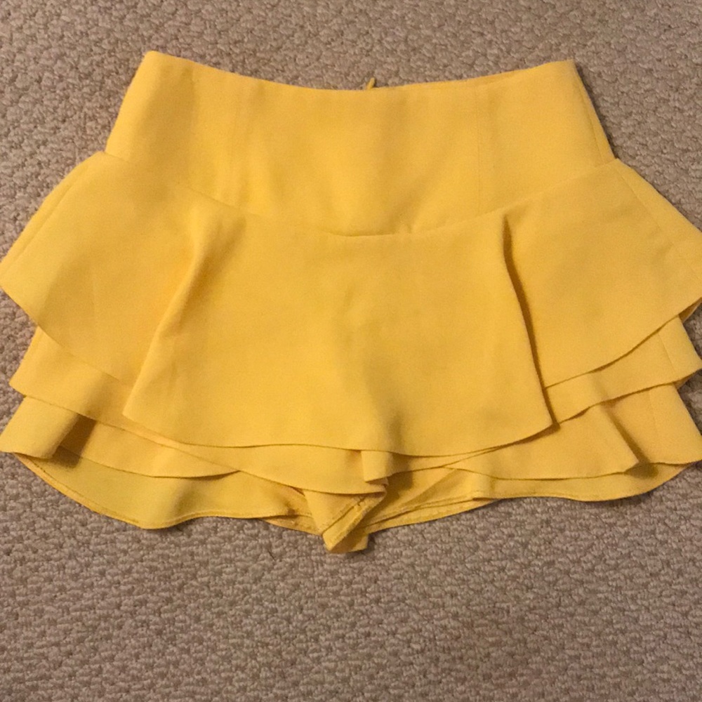 Zara ruffles skort